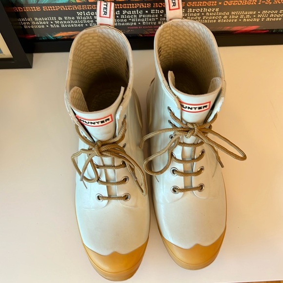 Hunter Lace-Up Boots-Size 9 - Picture 1 of 7
